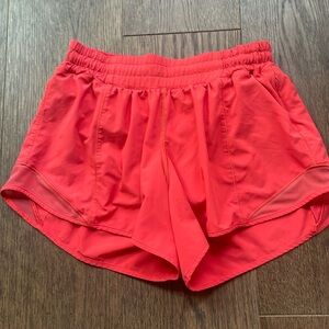 Red Lulu Hottie Hots size 6, 4” inch Low Rise